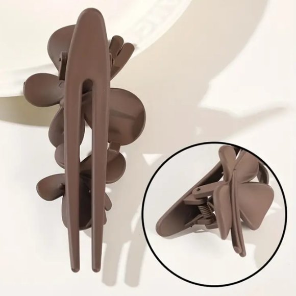 BUTTERFLY HAIR CLIP in Light Coffee - Picture 3 of 3